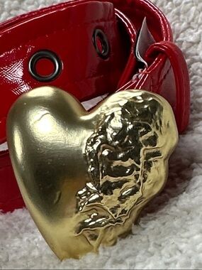 Disney Descendants Rise of Red, Faux Leather Belt, Lightweight Heart Buckle❤️ M